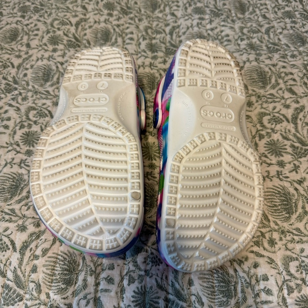 Croc’s solar rainbow tie dye clogs - Picture 11 of 13
